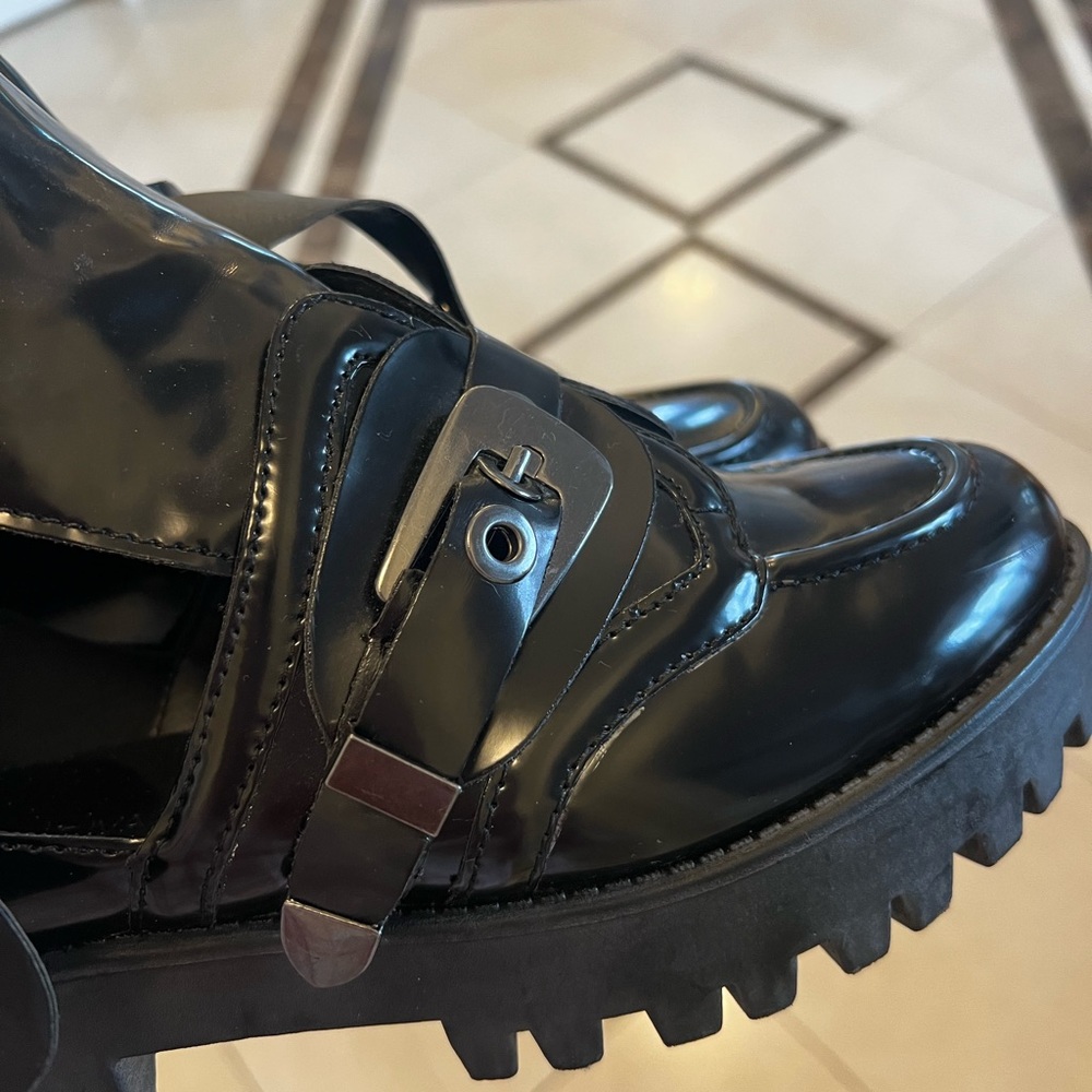 Boots - Picture 4 of 4